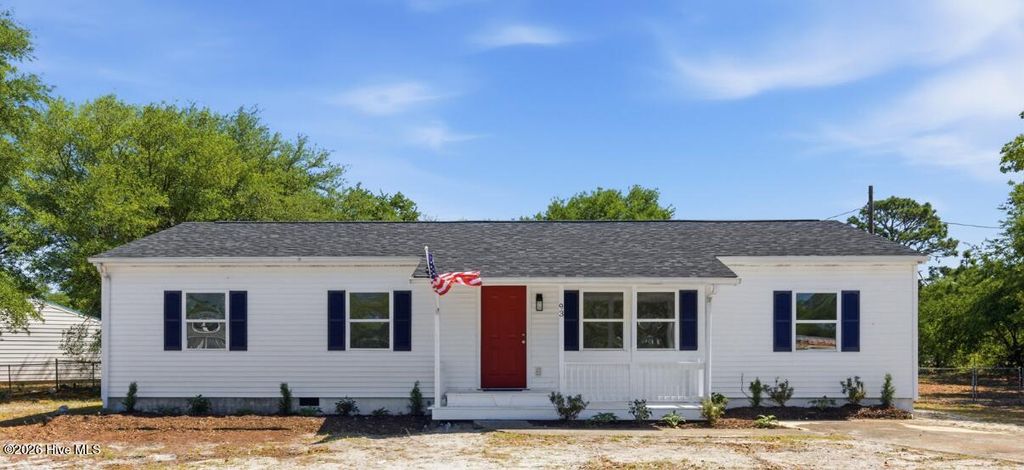 Photo of 93 Riegel Drive, Hubert, NC 28539 (MLS # 100574503)