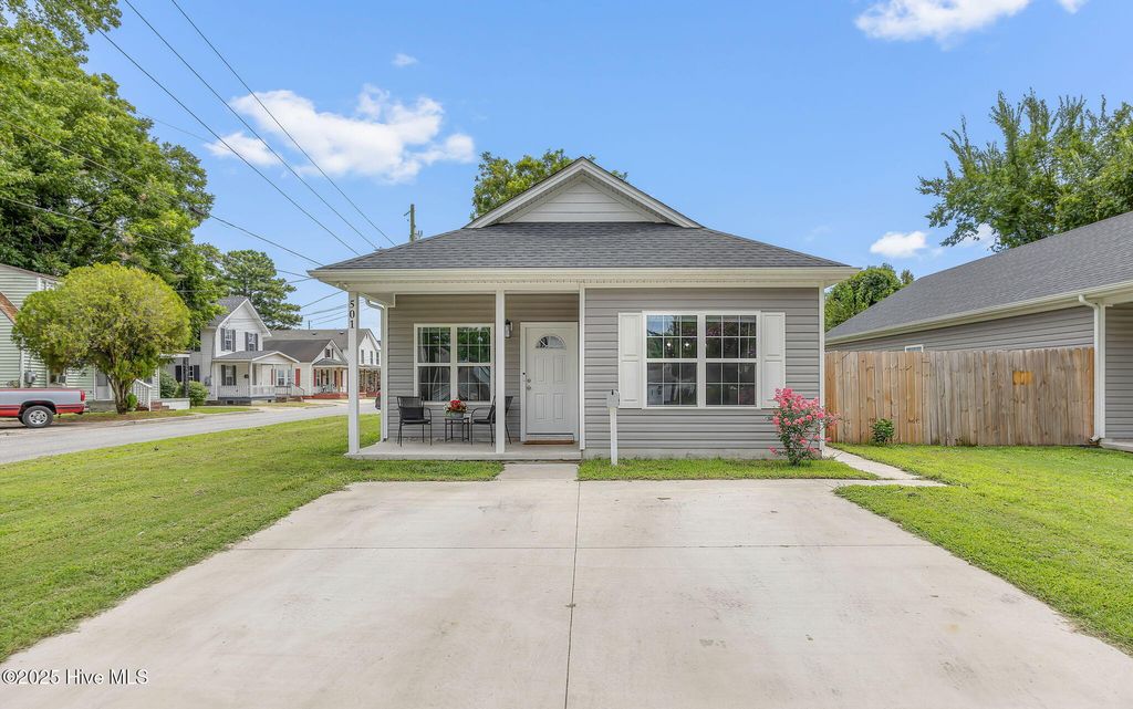 Photo of 501 Roanoke Avenue, Elizabeth City, NC 27909 (MLS # 100524605)