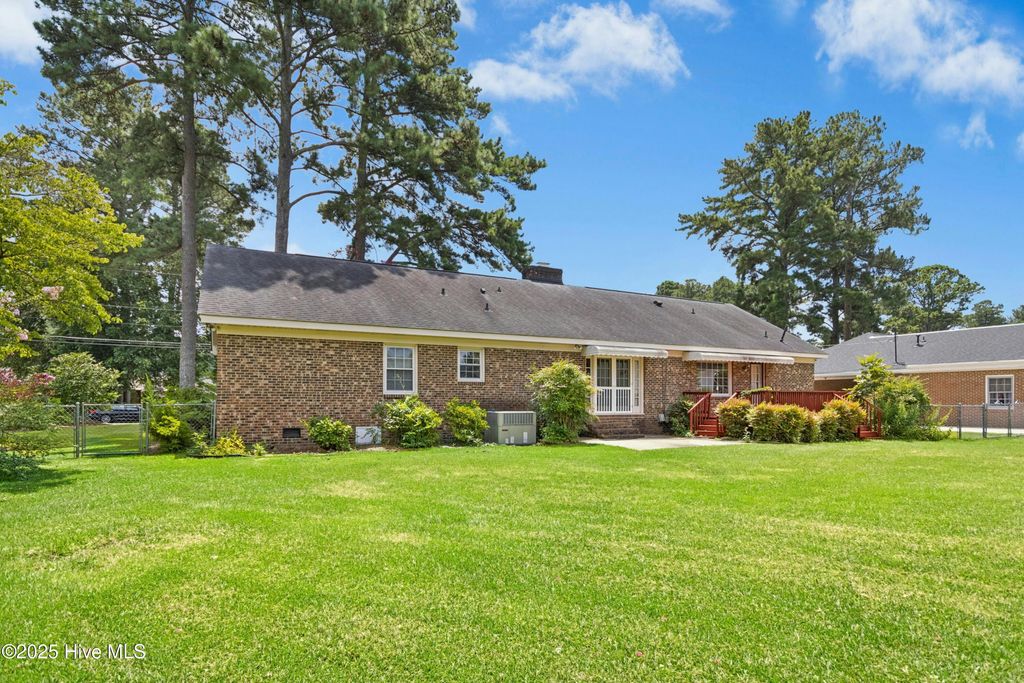 Photo of 920 Rollingwood Drive NW, Wilson, NC 27893 (MLS # 100522139)