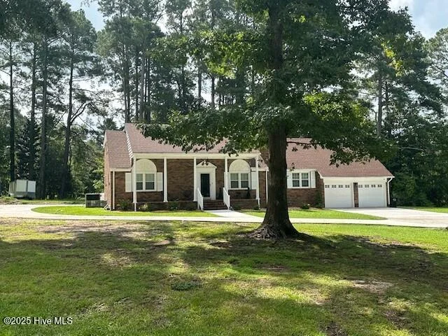 212 Mclean Street