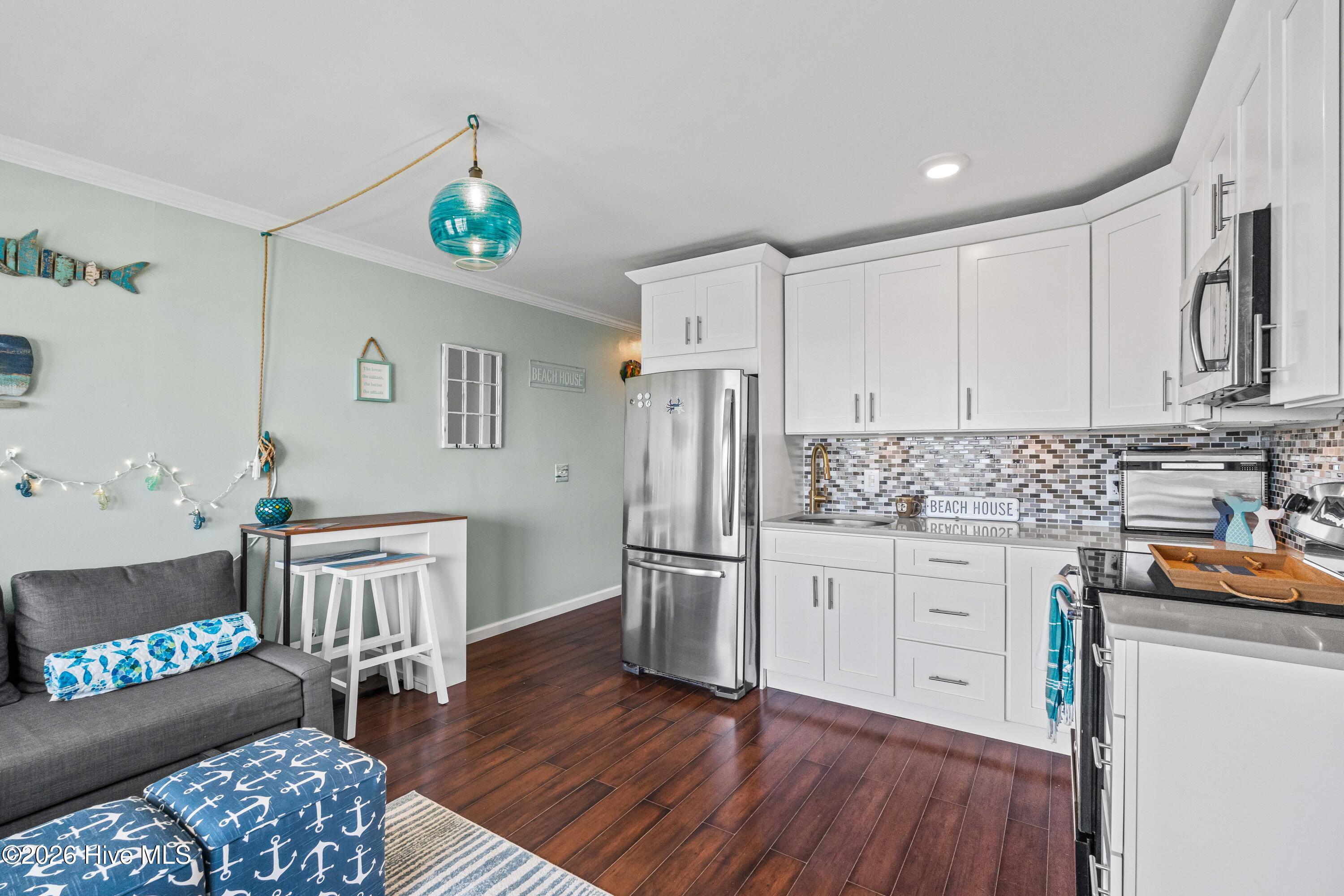 650 Cedar Point Boulevard B25