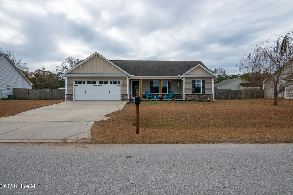 Photo of 202 Long Neck Drive, Richlands, NC 28574 (MLS # 100558524)