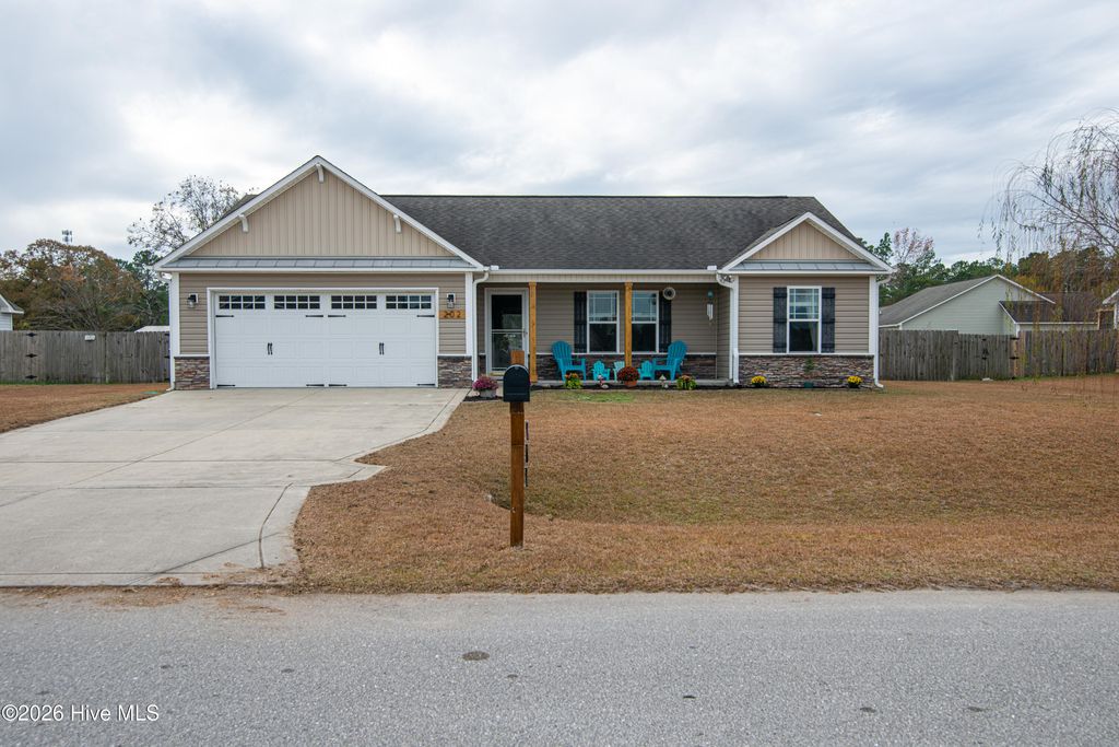 Photo of 202 Long Neck Drive, Richlands, NC 28574 (MLS # 100558524)