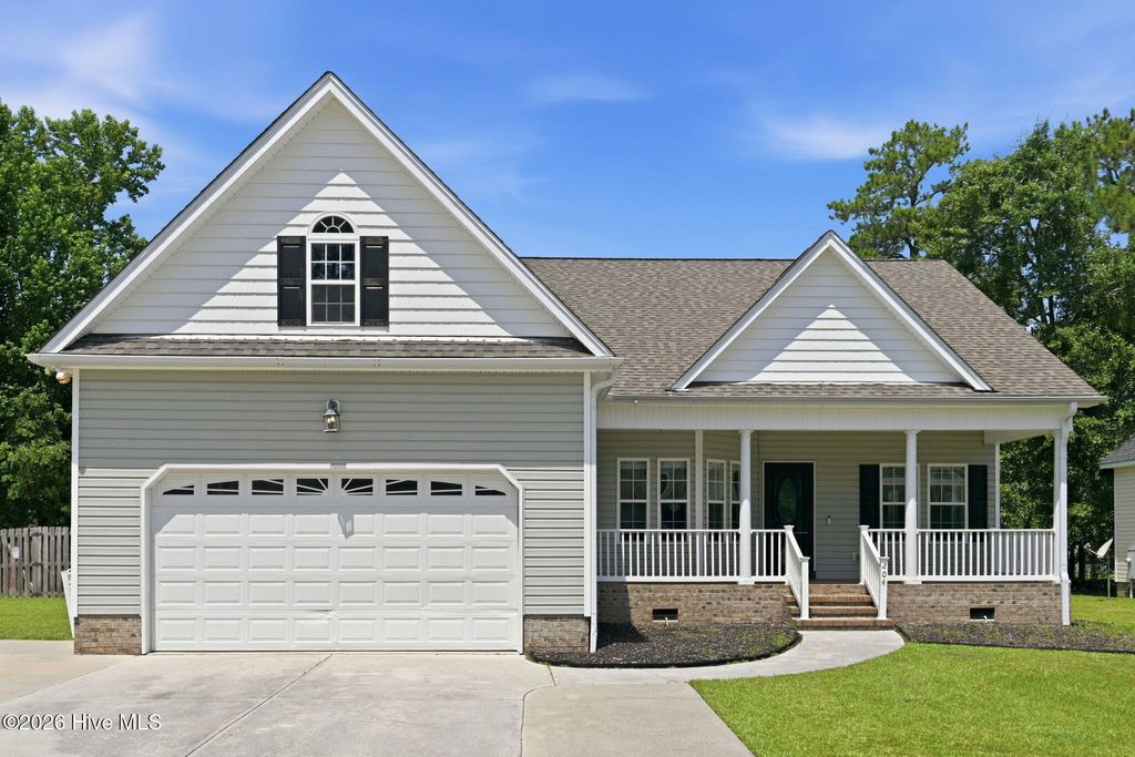 Photo of 204 Wedgefield Circle, Maple Hill, NC 28454 (MLS # 100586422)