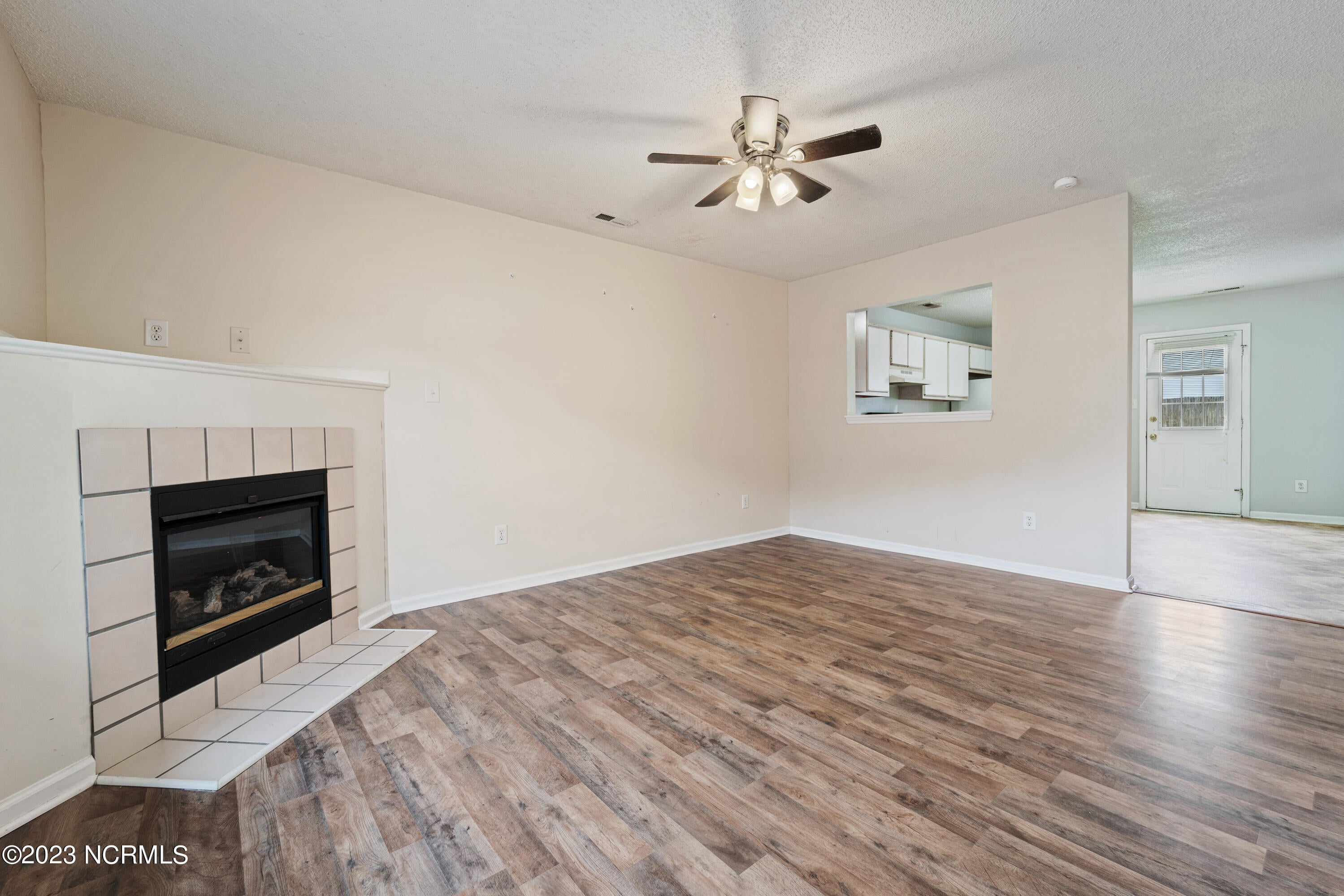 207 Pinegrove Court