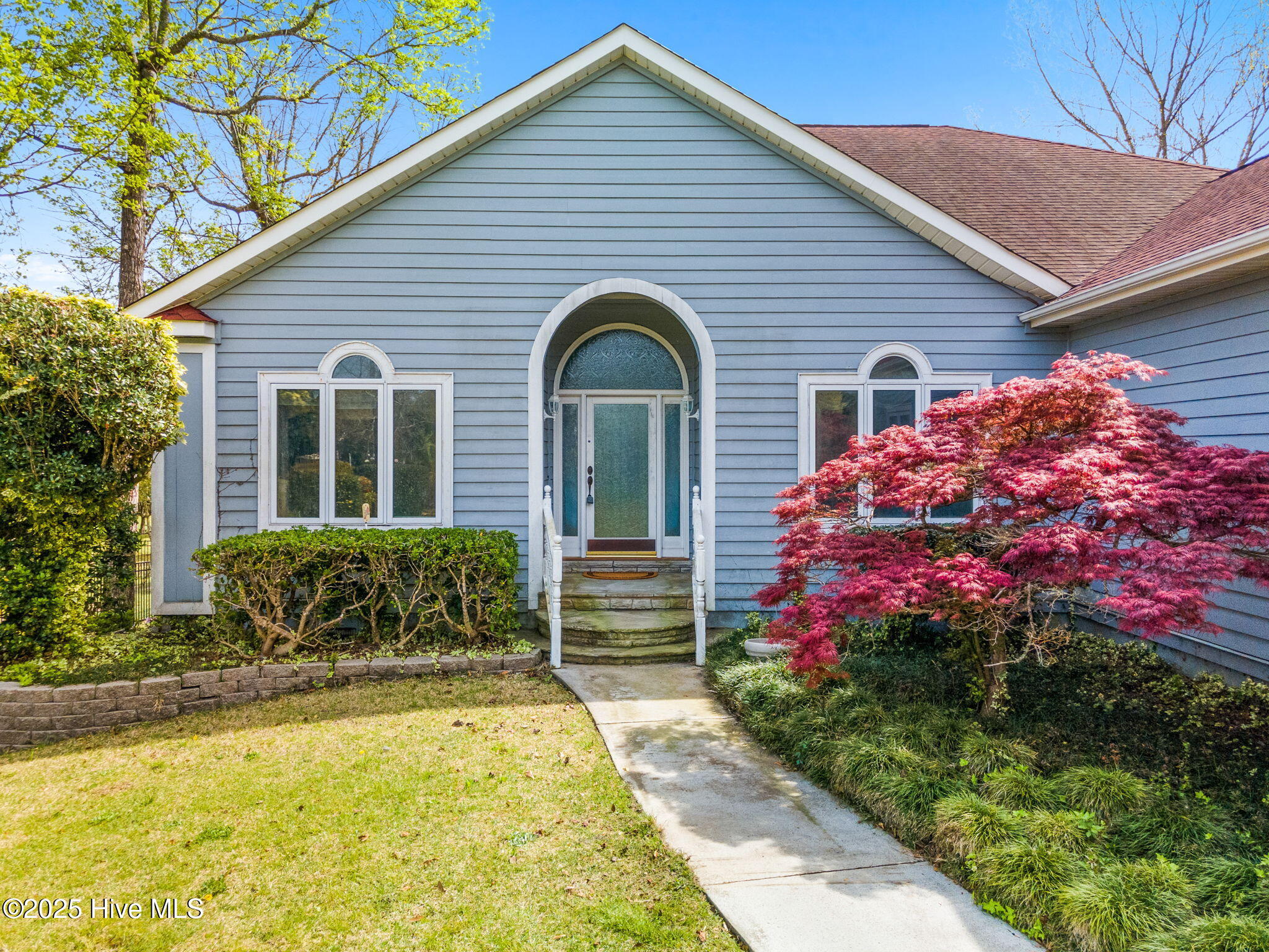 178 Edgewater Circle