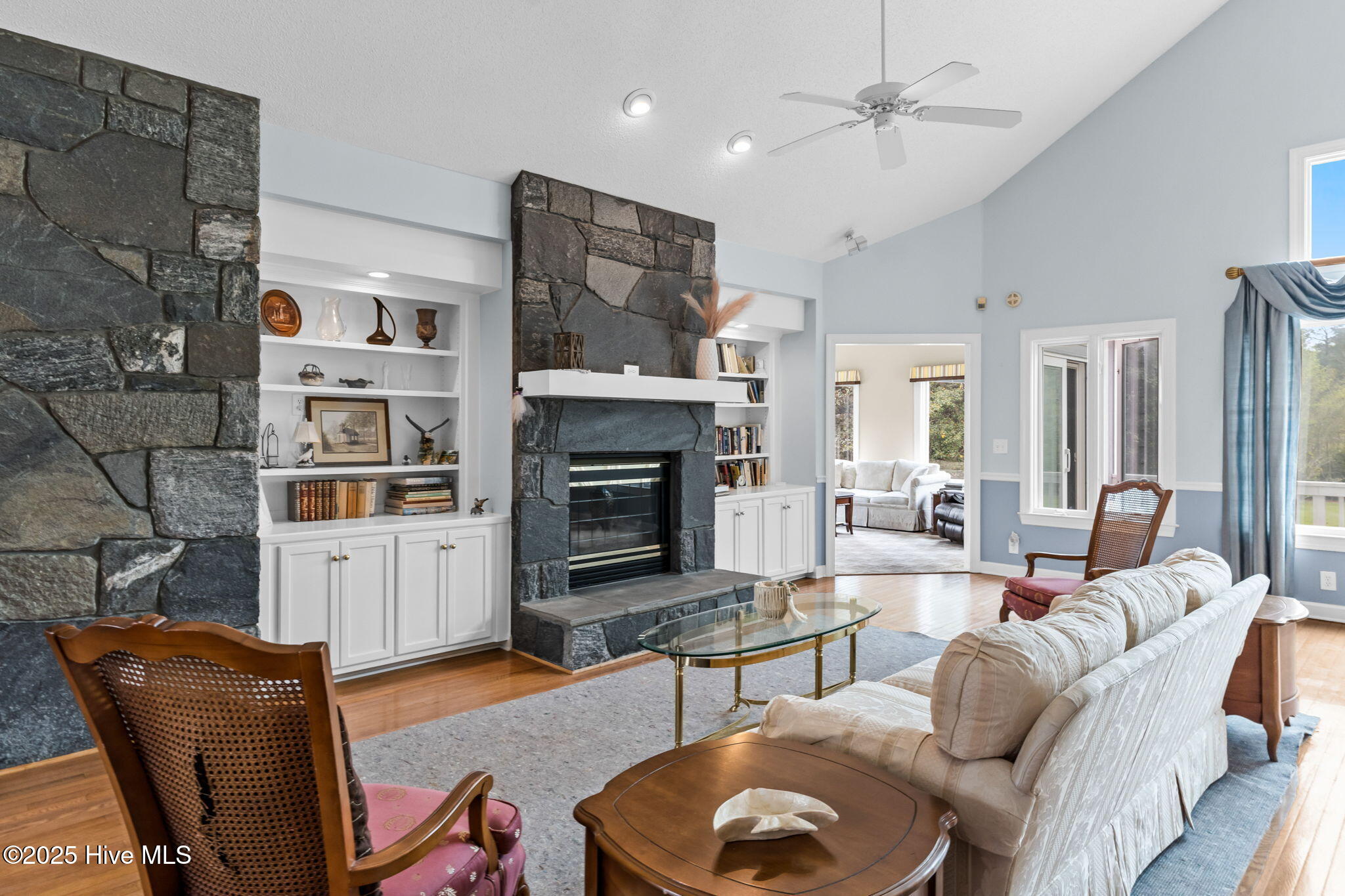 178 Edgewater Circle