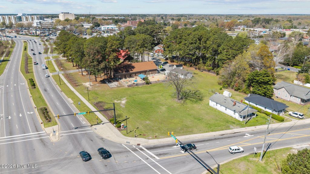 Photo of 1006 Bancroft Avenue, Greenville, NC 27834 (MLS # 100562300)