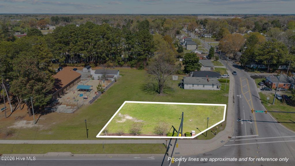 Photo of 1006 Bancroft Avenue, Greenville, NC 27834 (MLS # 100562300)