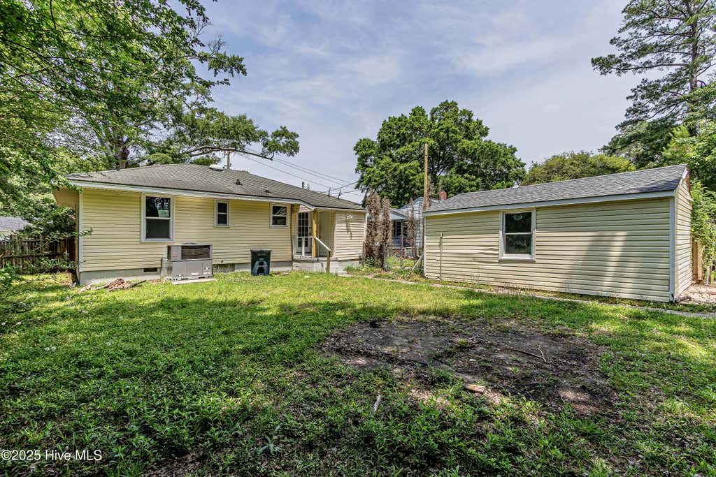 Photo of 717 New River Drive, Jacksonville, NC 28540 (MLS # 100588244)