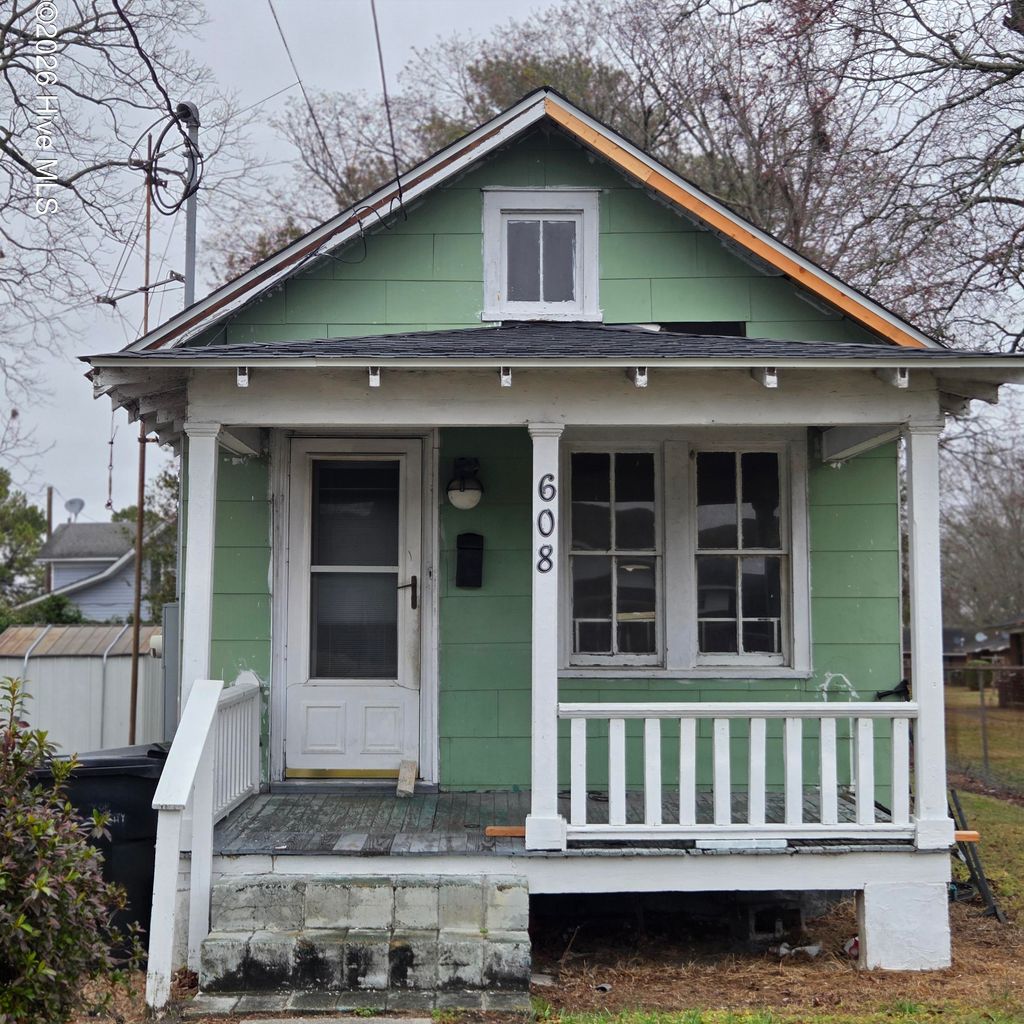 Photo of 608 Parsonage Street, Elizabeth City, NC 27909 (MLS # 100557137)