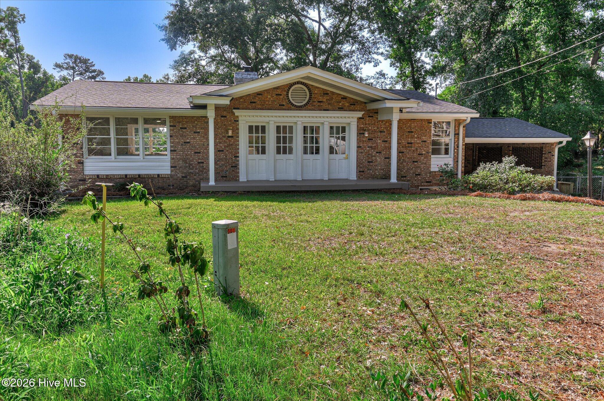 502 Arnlee Way