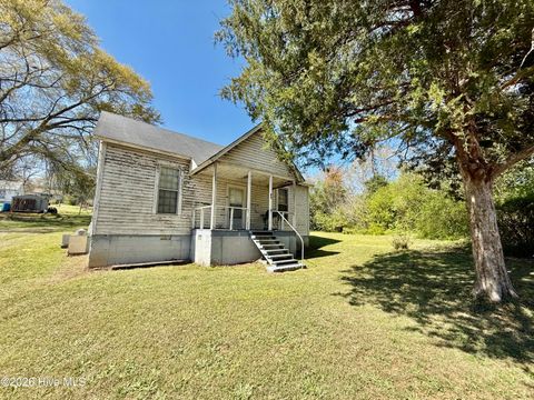 Homes For Sale - 83 2nd Ave Pee Dee<br/> Rockingham, NC 28379