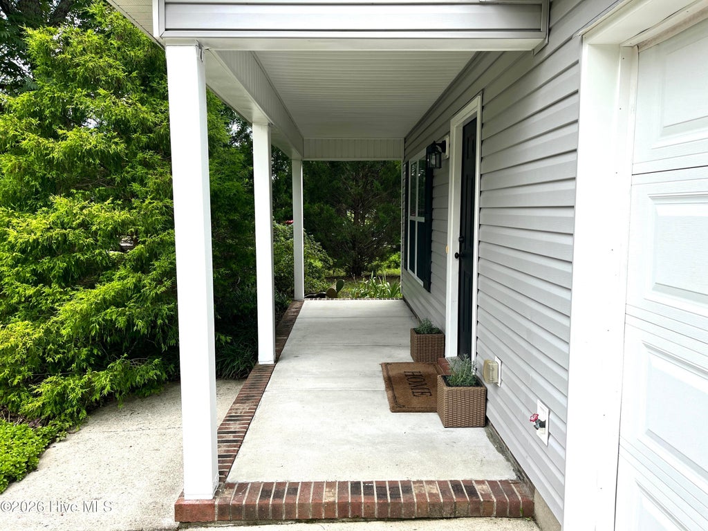 Photo of 504 Bynum Avenue, Maysville, NC 28555 (MLS # 100588657)