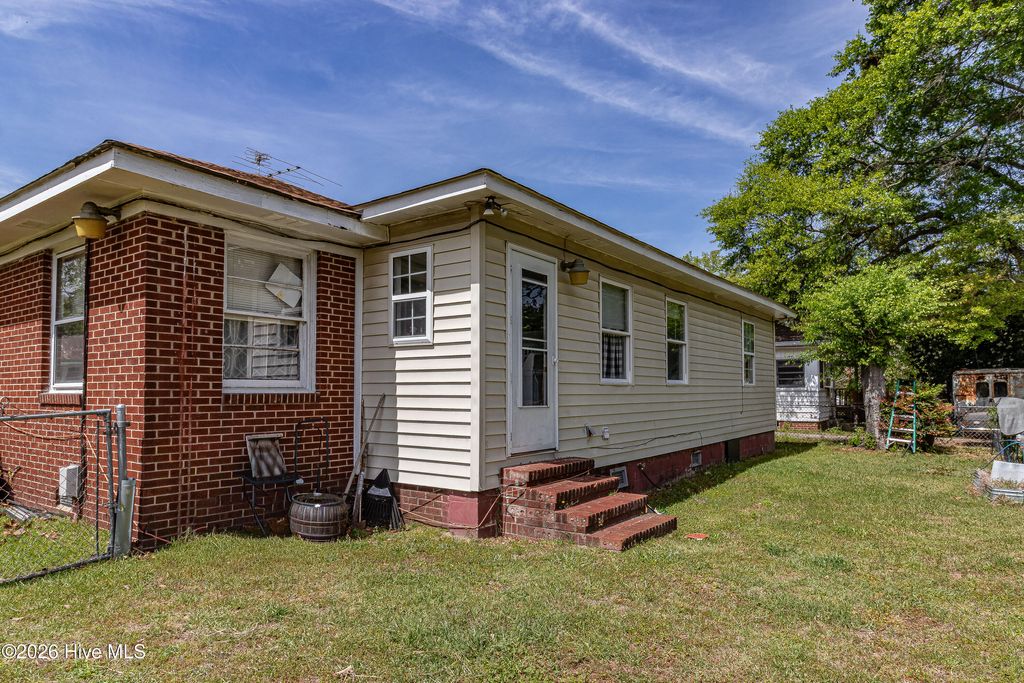 Photo of 608 Poplar Street, Goldsboro, NC 27530 (MLS # 100567934)