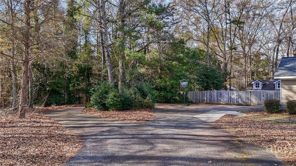 Photo of 2761 Hodges Mill Road, Watkinsville, GA 30677 (MLS # CL345838)
