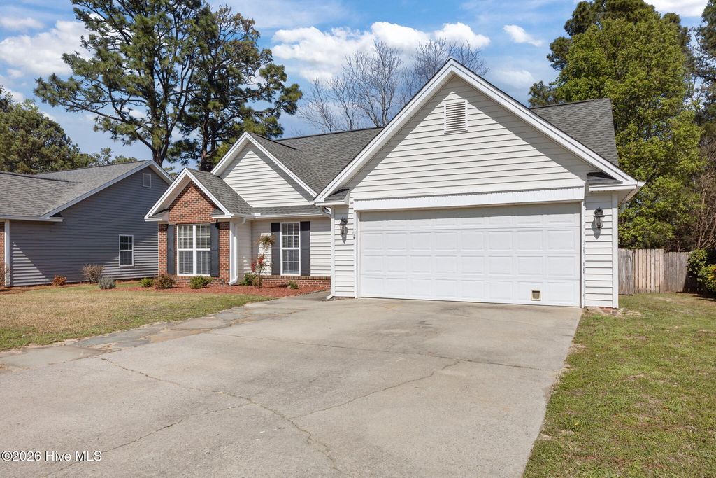 Photo of 110 Kensington Way, Aberdeen, NC 28315 (MLS # 100563386)