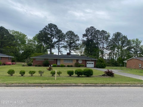 Homes For Sale - 1404 N Berkeley Boulevard<br/> Goldsboro, NC 27534
