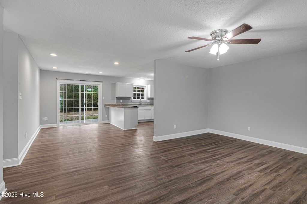 Photo of 236 White Oak Boulevard, Jacksonville, NC 28546 (MLS # 100571996)