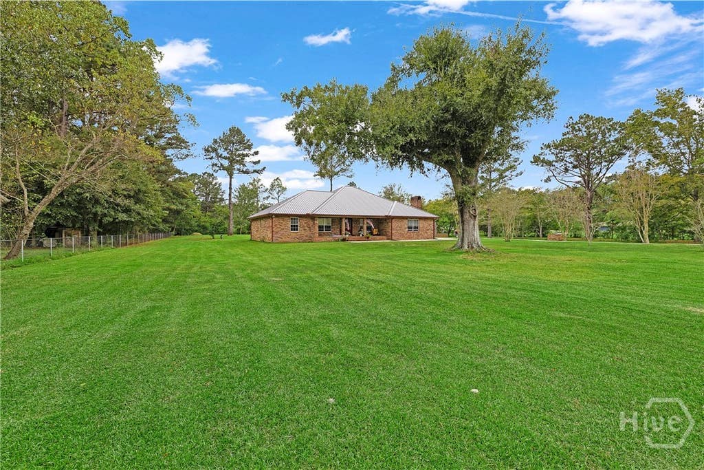 Photo of 5298 E Glynn Avenue, Brunswick, GA 31523 (MLS # SA362696)