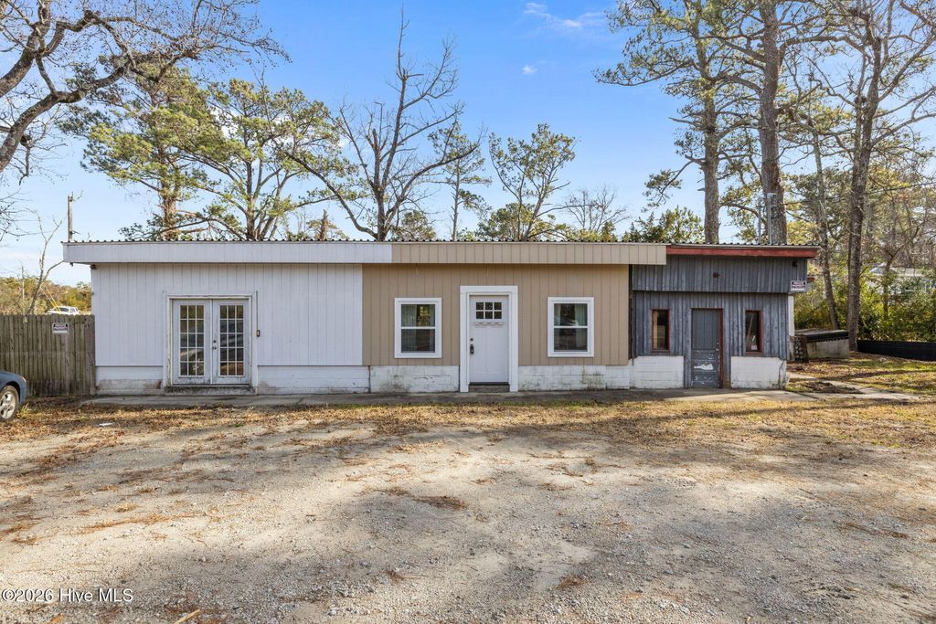 Photo of 2622 U.S. 70, Beaufort, NC 28516 (MLS # 100549822)
