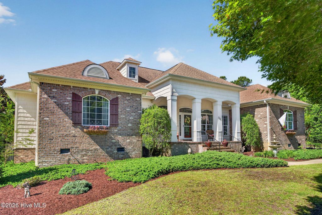 Photo of 305 Pecan Court, Hampstead, NC 28443 (MLS # 100572091)