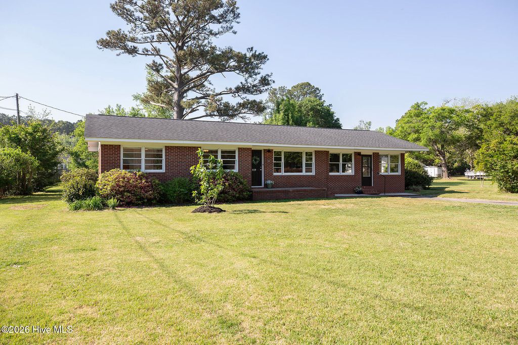 Photo of 117 Whitman Avenue, Castle Hayne, NC 28429 (MLS # 100567533)