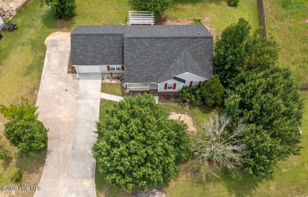 Photo of 108 Stepping Stone Trail, Jacksonville, NC 28546 (MLS # 100546185)