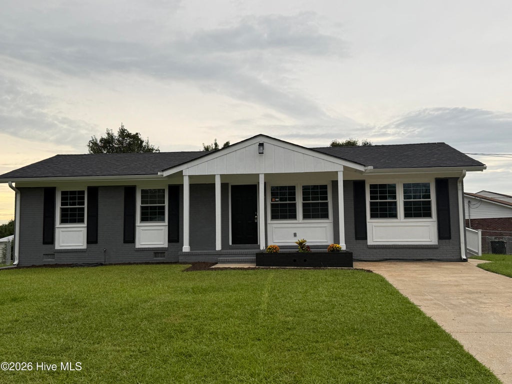 Photo of 105 Yorkshire Drive, Jacksonville, NC 28546 (MLS # 100601917)