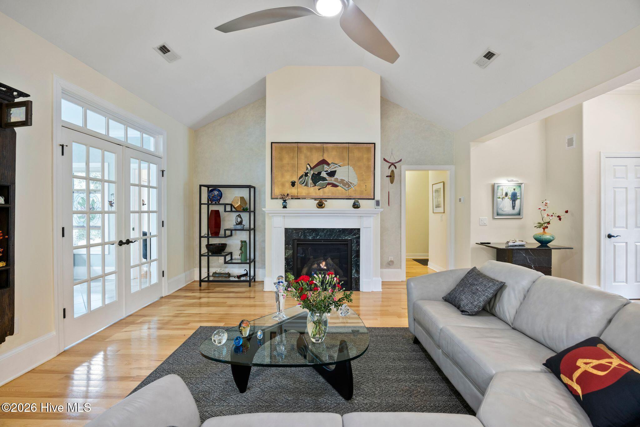 484 Heatherwood Court SE