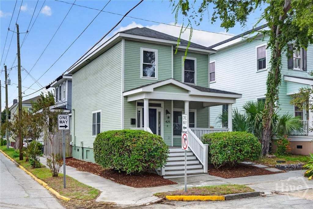 Photo of 425 E 31st Street, Savannah, GA 31401 (MLS # SA364673)