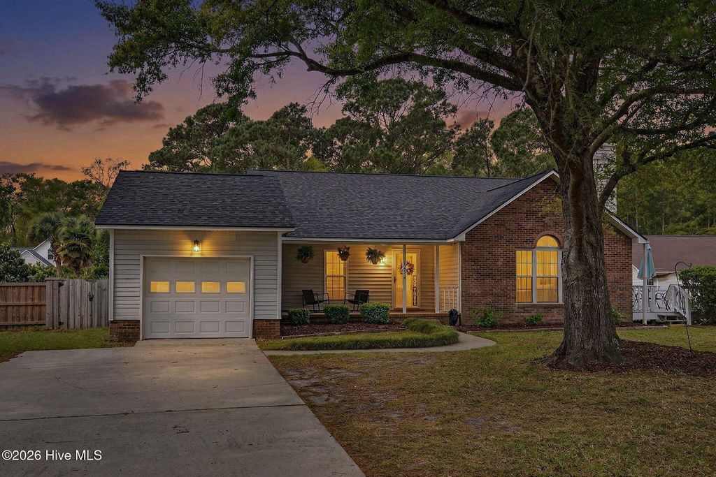 Photo of 1500 Grove Point Road, Wilmington, NC 28409 (MLS # 100565876)