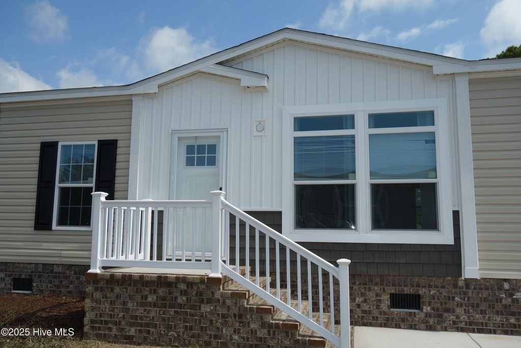 Photo of 884 Yaupon Drive SW, Calabash, NC 28467 (MLS # 100569265)