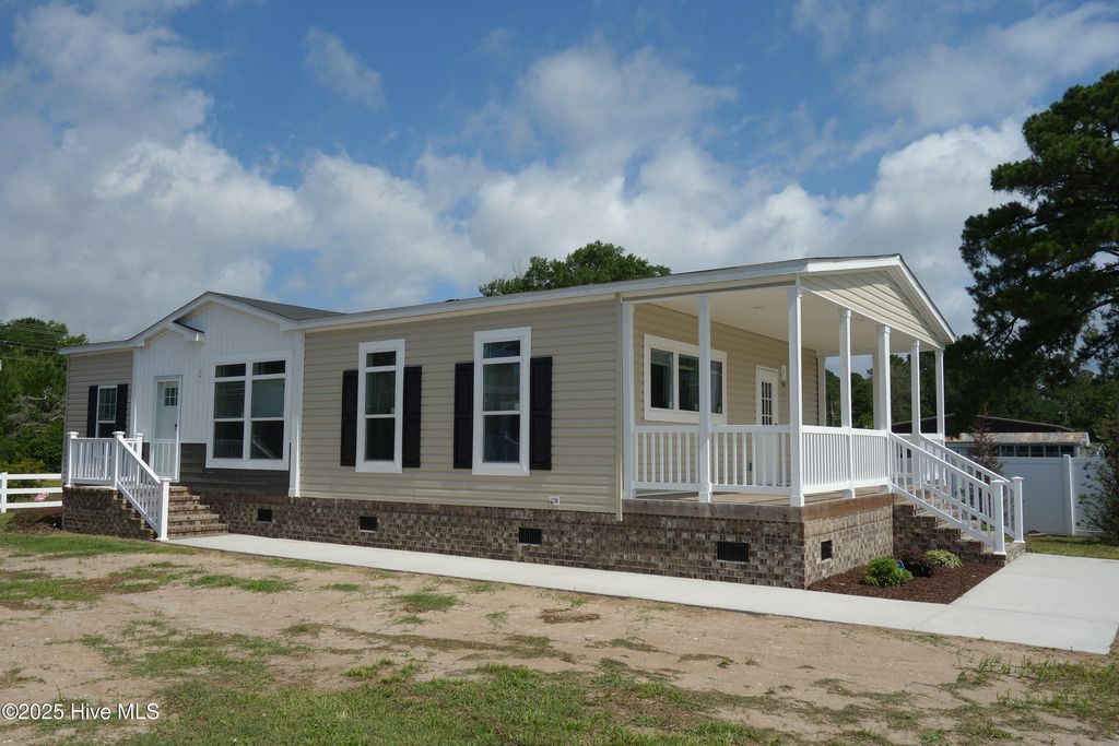 Photo of 884 Yaupon Drive SW, Calabash, NC 28467 (MLS # 100569265)