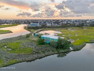 957 Broadway Street Surf City NC 28445