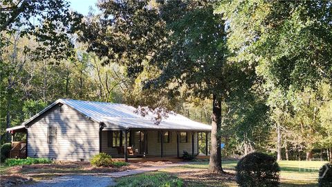 Homes For Sale - 736 Wolfskin Road<br/> Arnoldsville, GA 30619