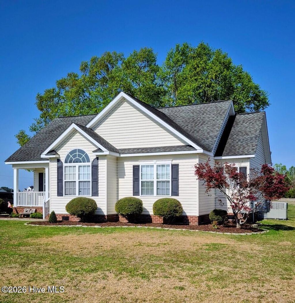 Photo of 105 Willowbrook Drive, Pikeville, NC 27863 (MLS # 100565819)