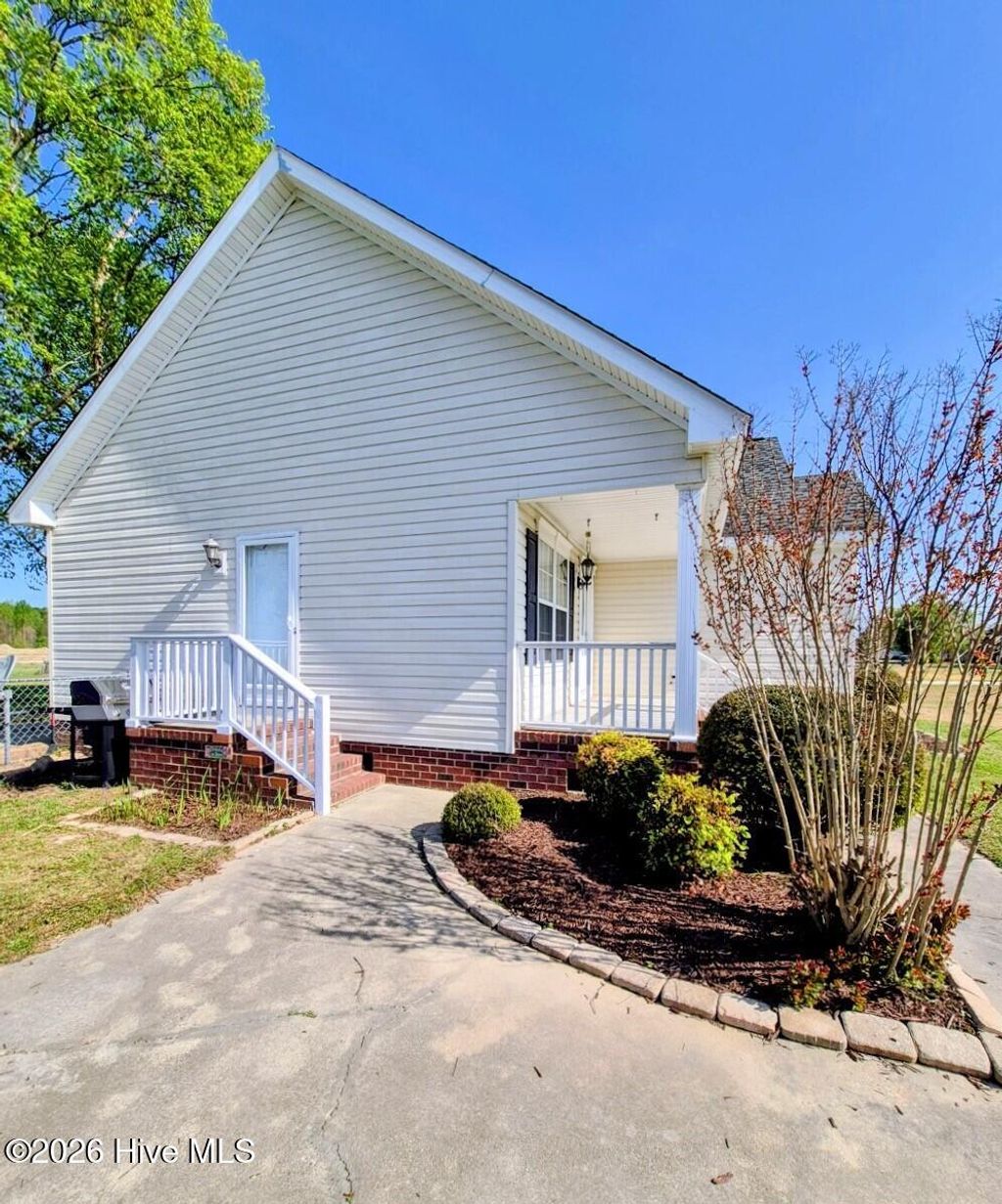 Photo of 105 Willowbrook Drive, Pikeville, NC 27863 (MLS # 100565819)