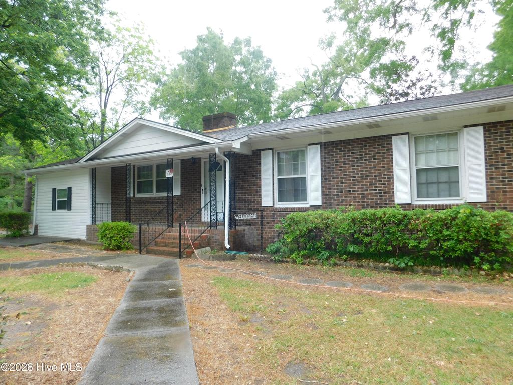 Photo of 1003 Raleigh Street, Laurinburg, NC 28352 (MLS # 100570701)