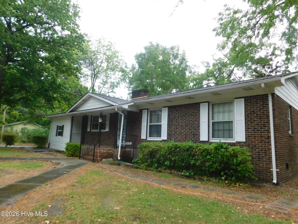 Photo of 1003 Raleigh Street, Laurinburg, NC 28352 (MLS # 100570701)