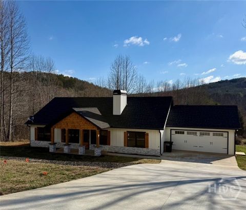 Homes For Sale - 270 Meadow Crest Drive<br/> Cleveland, GA 30528