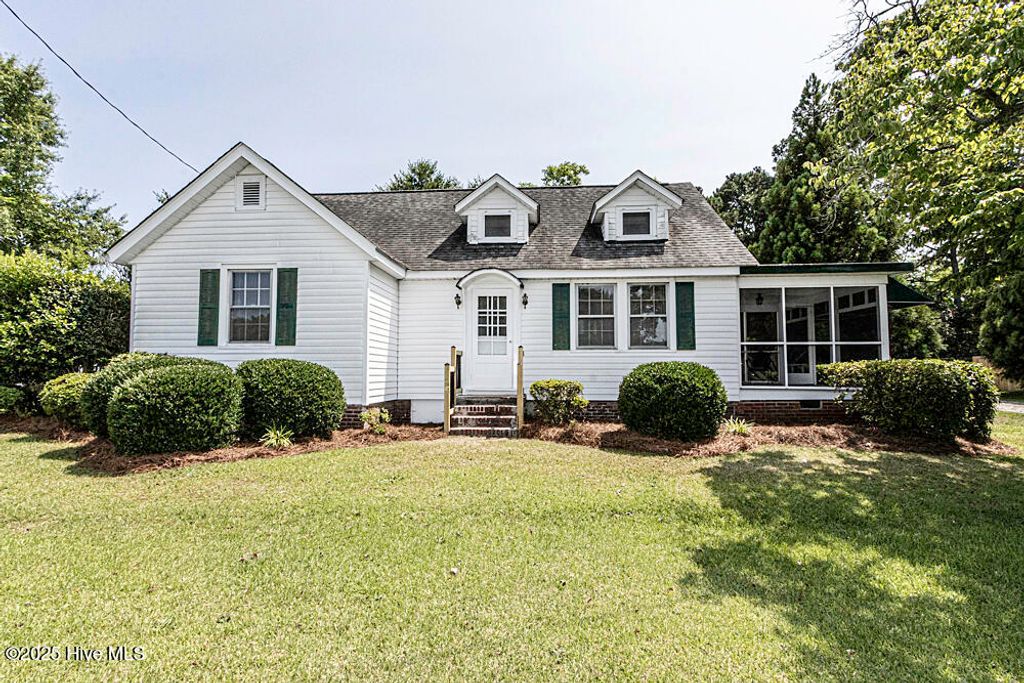 Photo of 931 Eastern Avenue, Nashville, NC 27856 (MLS # 100553973)