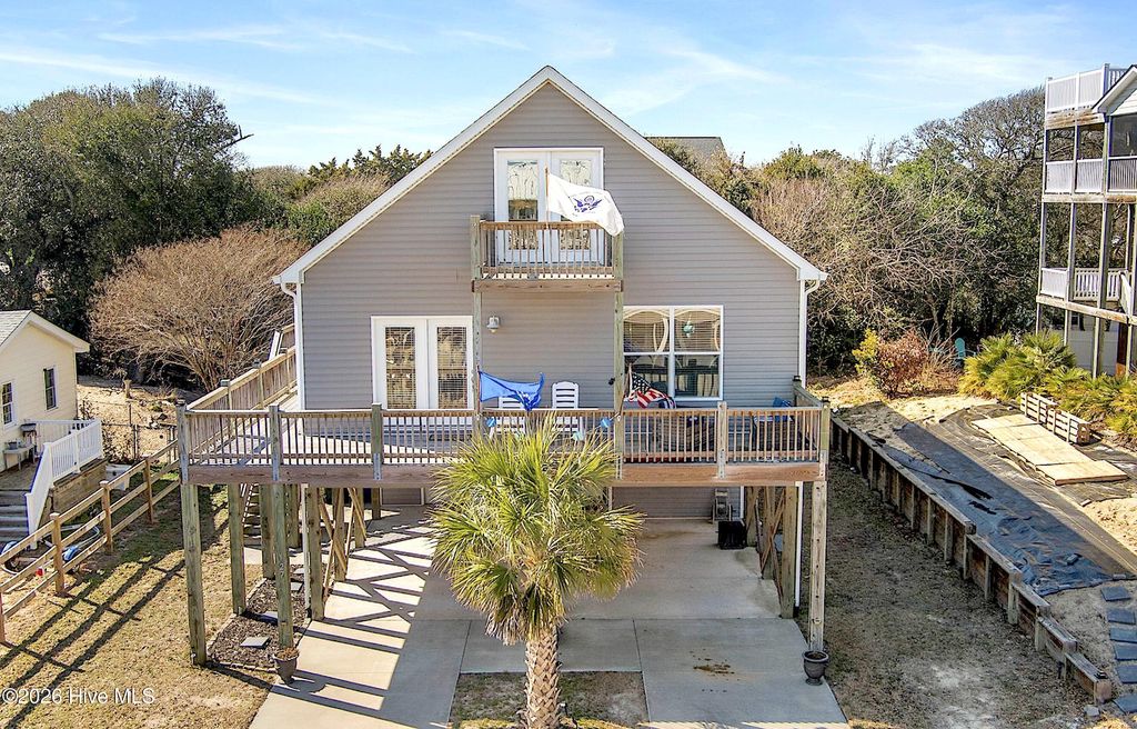 Photo of 127 Eastview Drive, Emerald Isle, NC 28594 (MLS # 100550759)