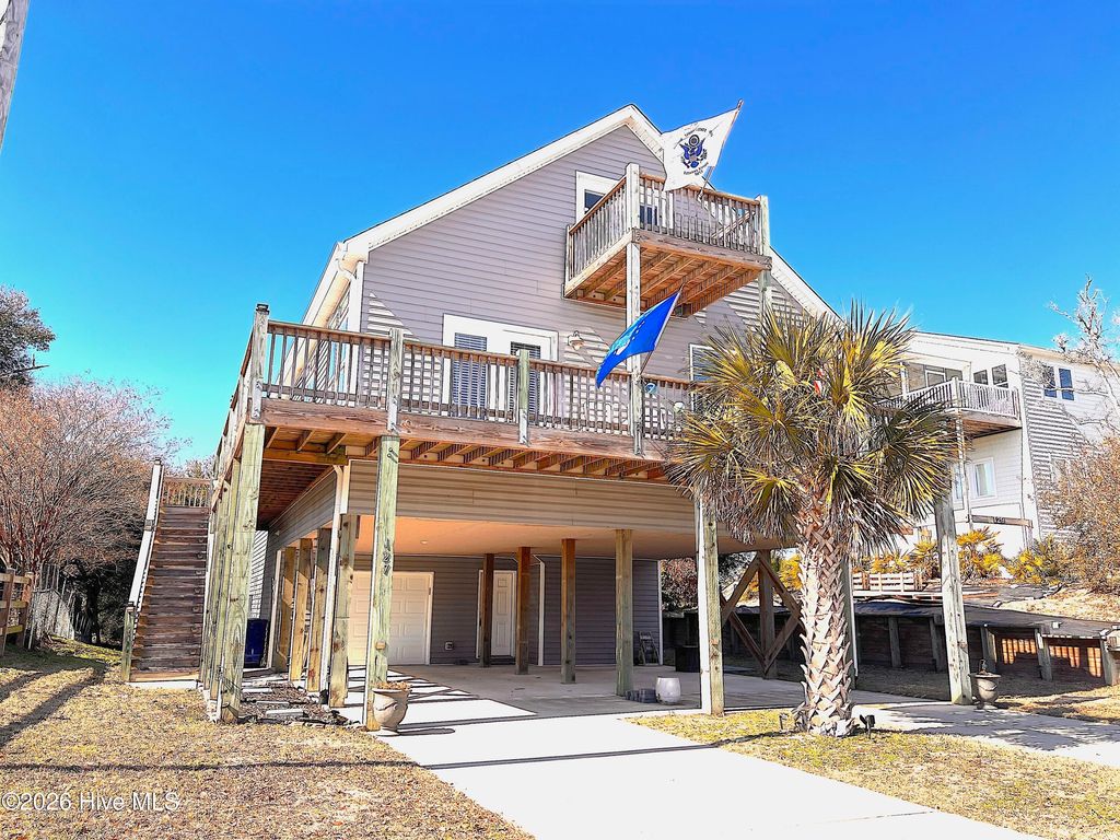 Photo of 127 Eastview Drive, Emerald Isle, NC 28594 (MLS # 100550759)