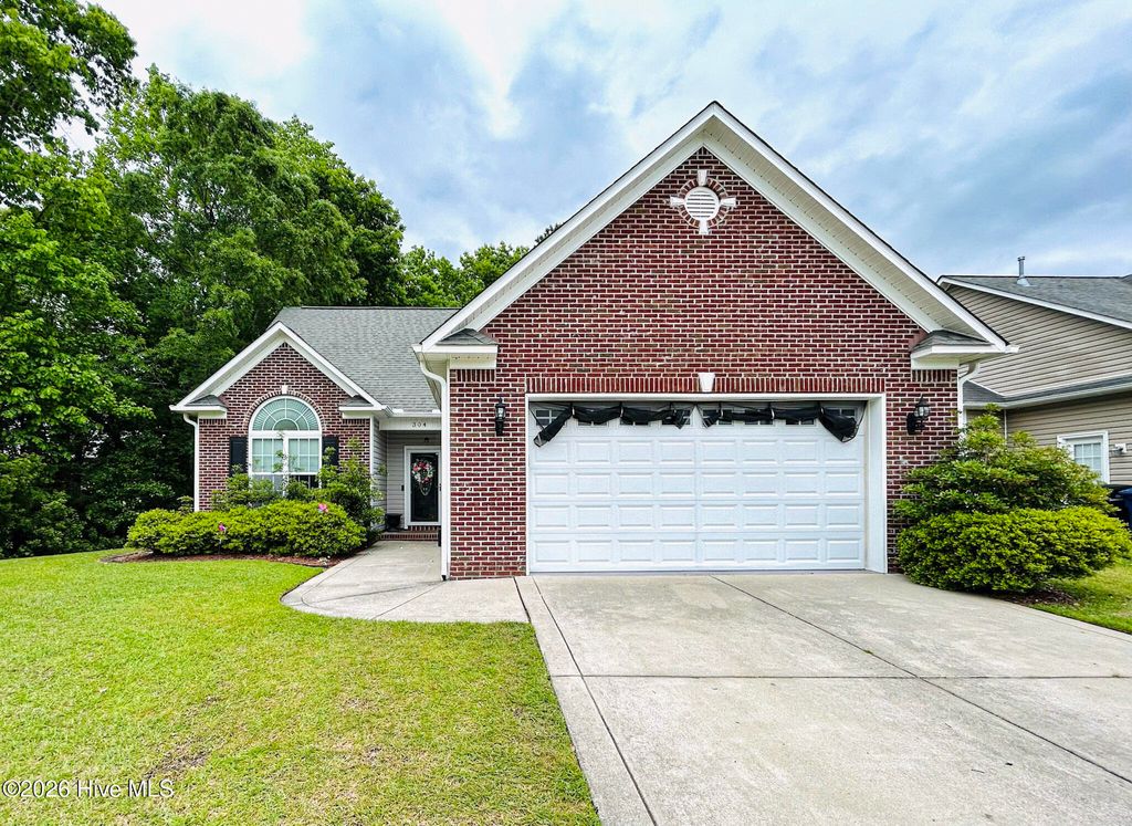 Photo of 304 Weatherford Drive, Jacksonville, NC 28540 (MLS # 100574085)