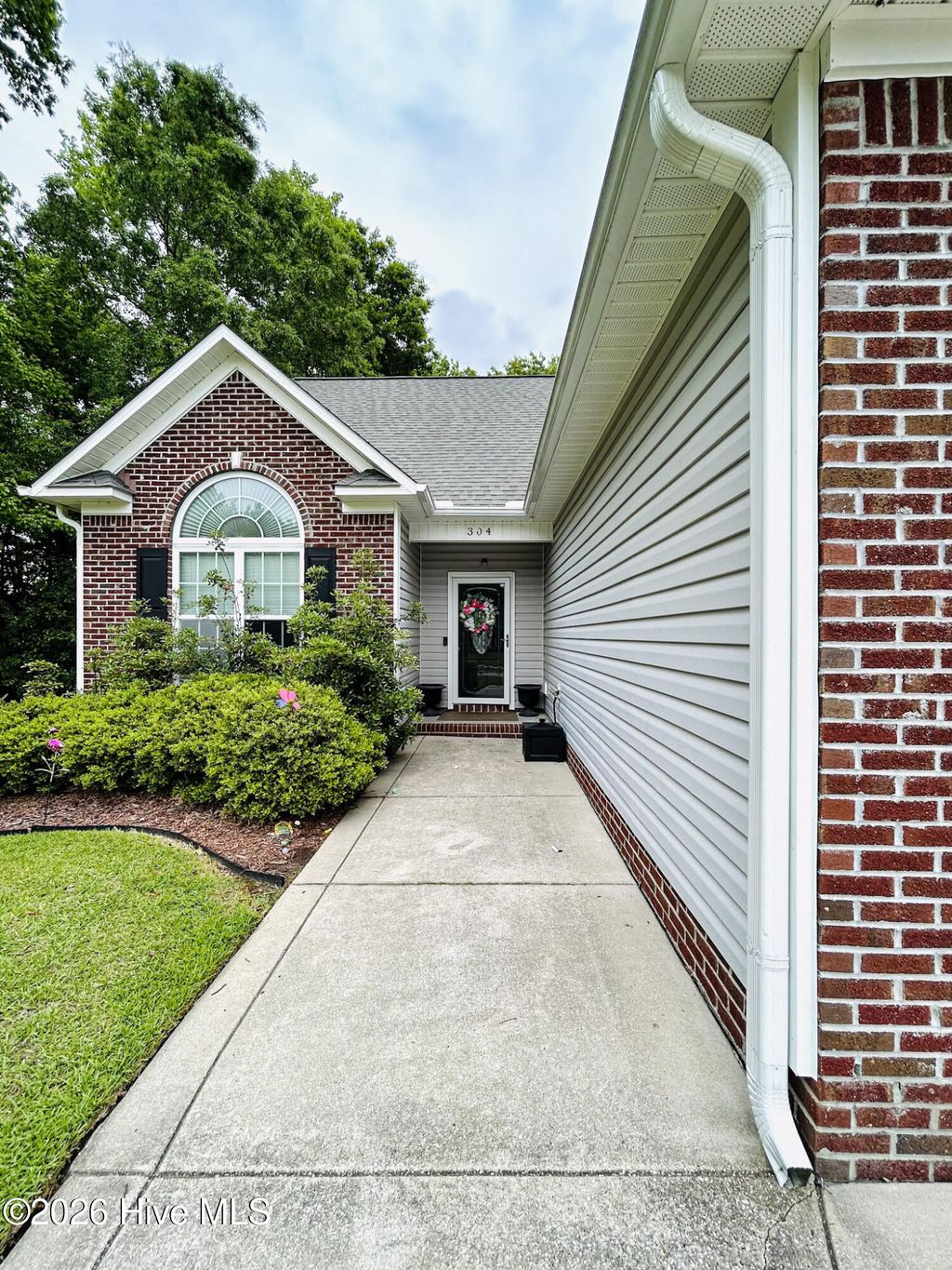 Photo of 304 Weatherford Drive, Jacksonville, NC 28540 (MLS # 100574085)