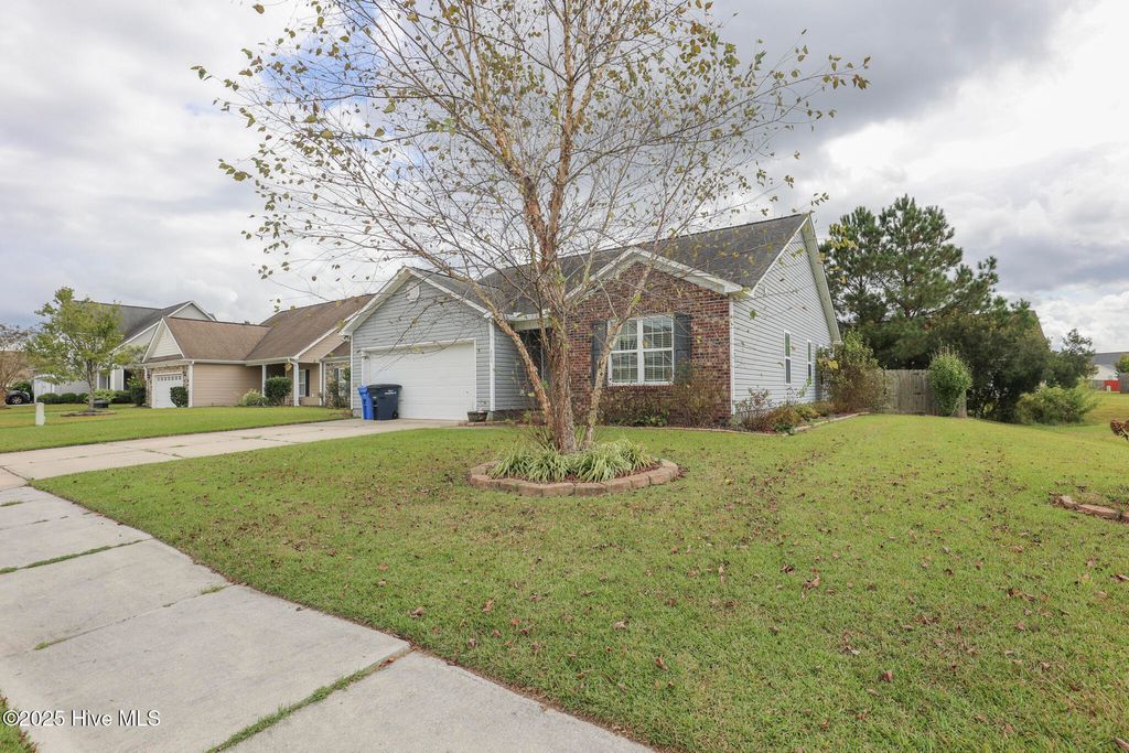 Photo of 206 Wynbrookee Lane, Jacksonville, NC 28546 (MLS # 100536070)