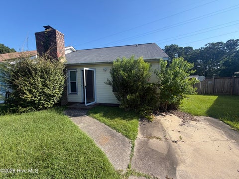 Photo of 153 Pine Crest Drive, Jacksonville, NC 28546 (MLS # 100597706)