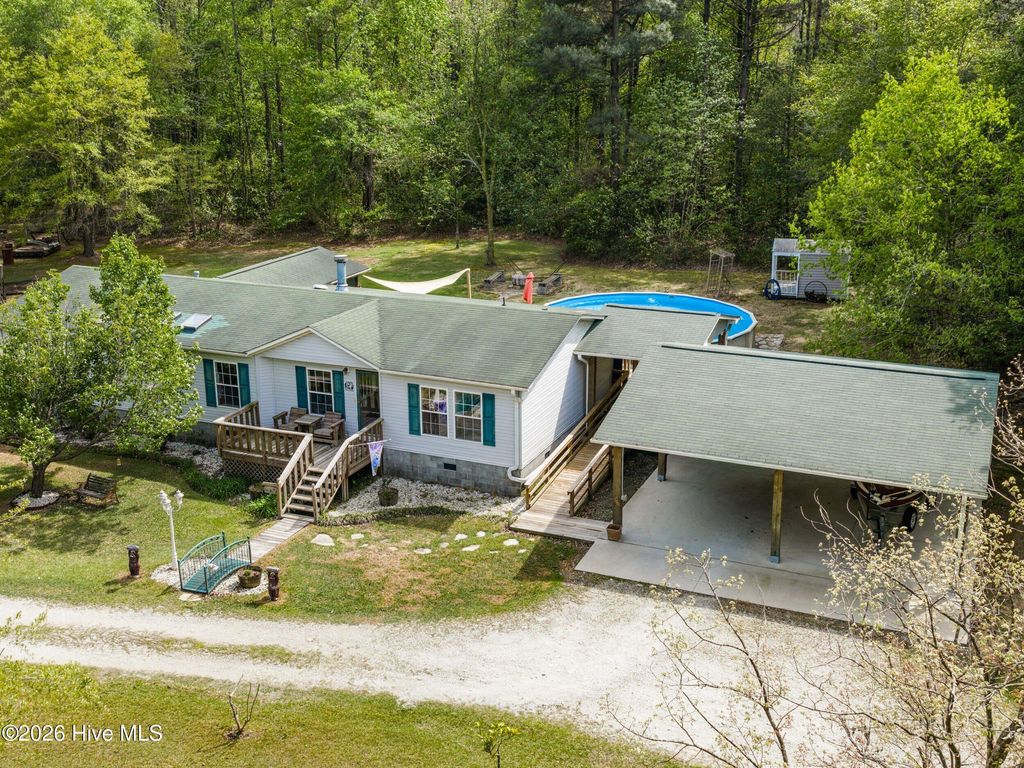 Photo of 127 Rojay Lane, Richlands, NC 28574 (MLS # 100566420)