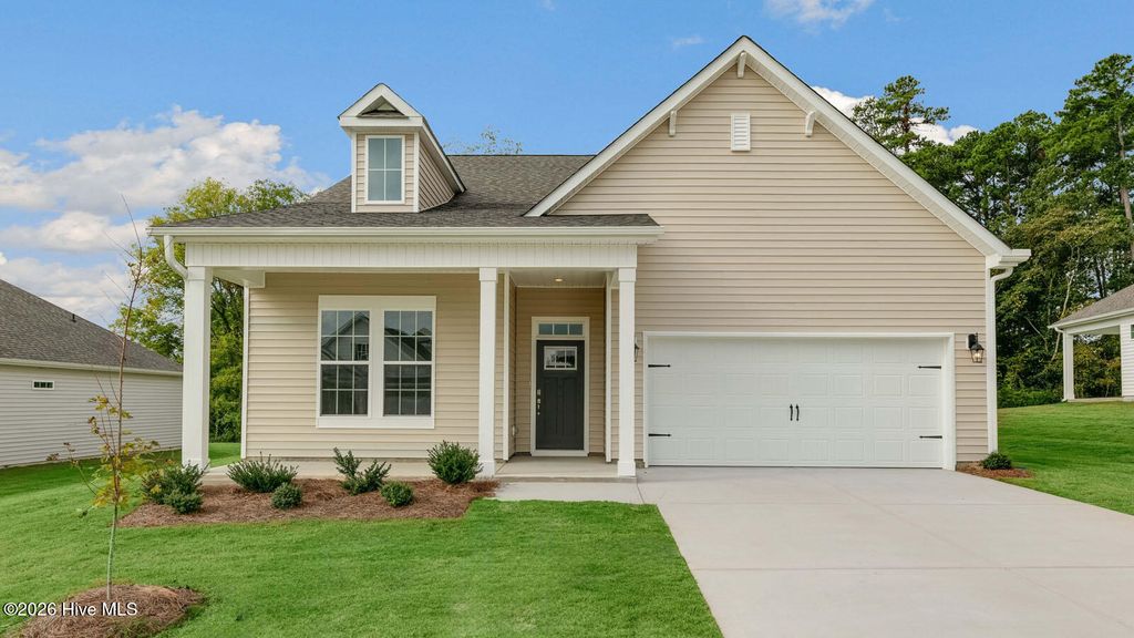 Photo of 812 Fernwind Circle, Aberdeen, NC 28315 (MLS # 100548367)